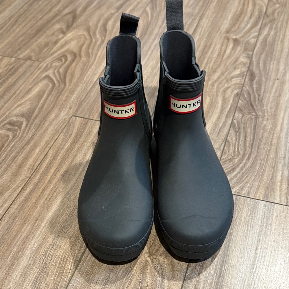 Hunter Matte Green Chelsea Boots